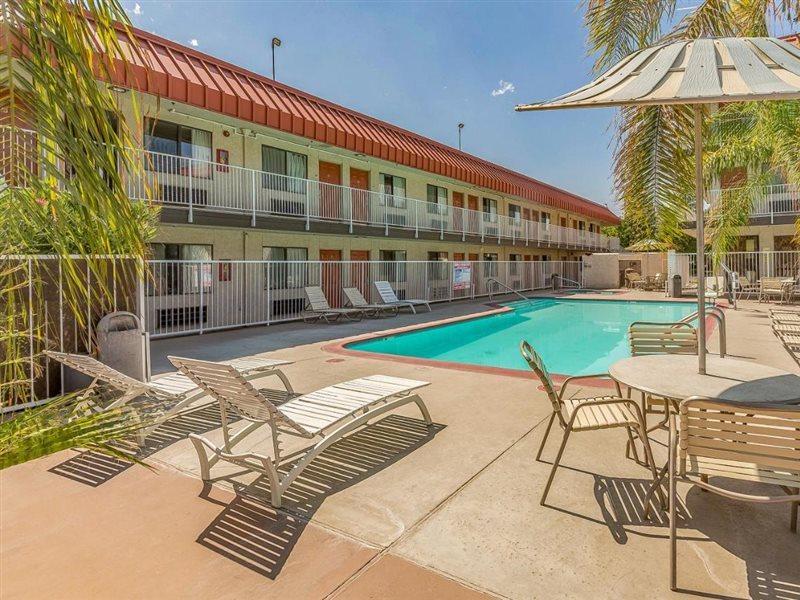 Motel 6-Fresno, Ca - Yosemite Hwy Eksteriør billede