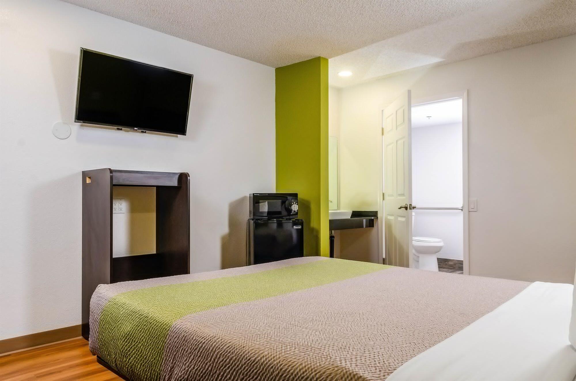 Motel 6-Fresno, Ca - Yosemite Hwy Eksteriør billede