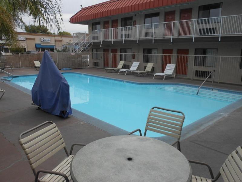 Motel 6-Fresno, Ca - Yosemite Hwy Eksteriør billede
