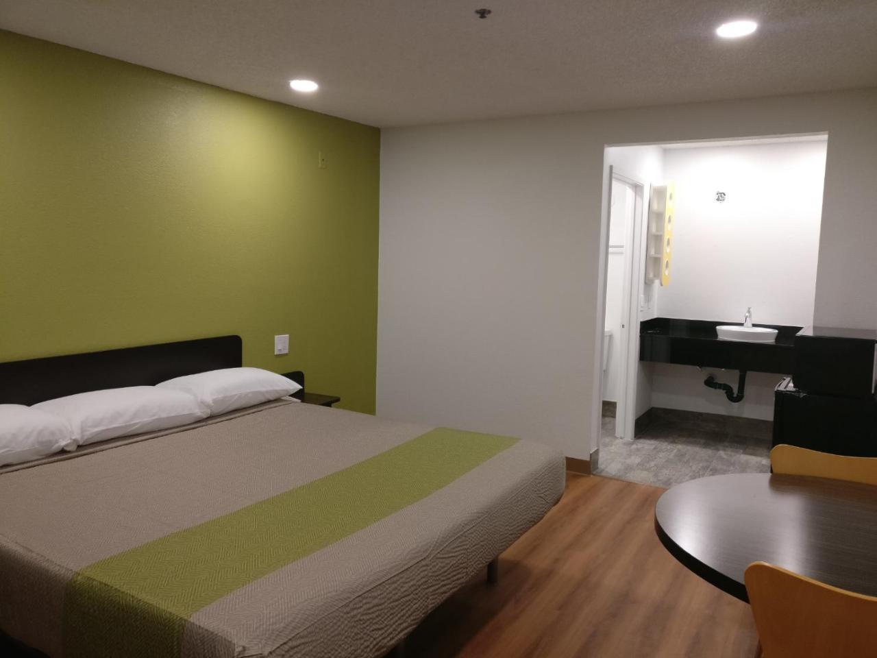 Motel 6-Fresno, Ca - Yosemite Hwy Eksteriør billede